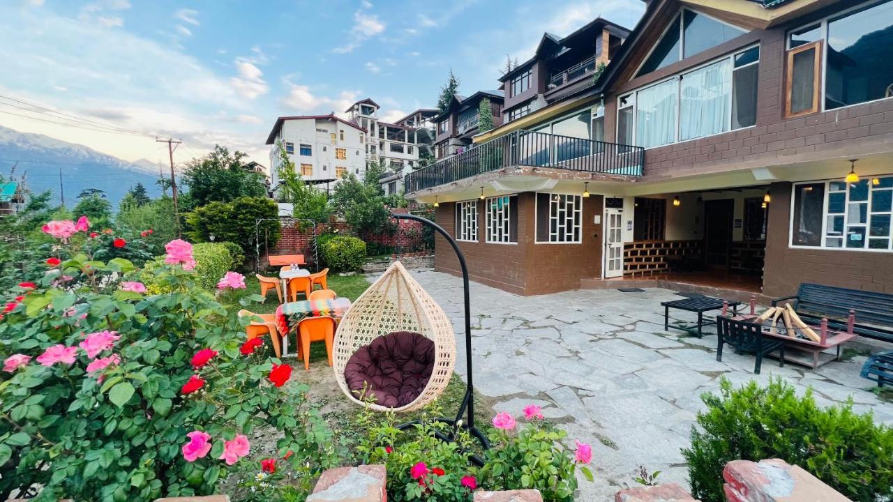 Hotel Outtown Manali - #Near Mall Road #Premium Rooms #Parking #Lift #Open Terrace #Cafe #Guest Preferred - Manali (Himachal Pradesh), Manali